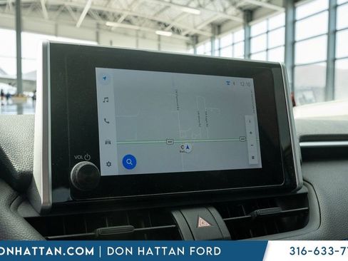 Used 2024 Toyota RAV4 SE image 7