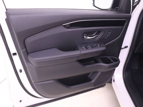 Certified 2024 Honda Pilot EX-L image 9