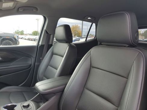 Certified 2022 GMC Terrain SLT image 8