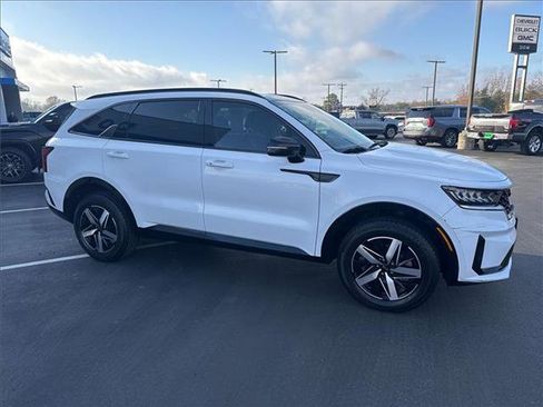 Used 2021 Kia Sorento EX w/ Panoramic Sunroof Package image 5