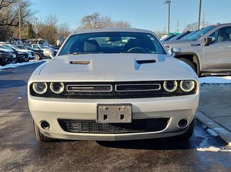 Used 2020 Dodge Challenger SXT w/ Cold Weather Group video 2