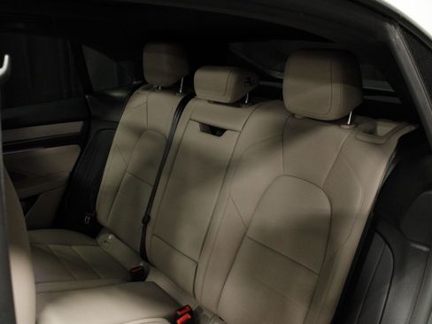 Certified 2025 Porsche Macan Electric RWD image 18