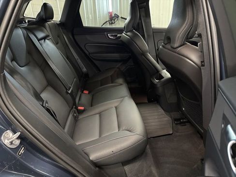 Certified 2023 Volvo XC60 B5 Plus w/ Climate Package image 18