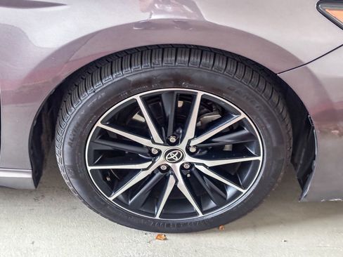 Used 2021 Toyota Camry SE FWD image 10