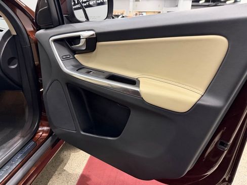 Used 2016 Volvo XC60 T5 Premier image 29