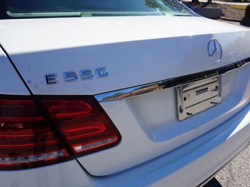 Used 2014 Mercedes-Benz E 550 4MATIC Sedan image 9
