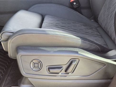 Certified 2025 Audi SQ5 Premium Plus image 31