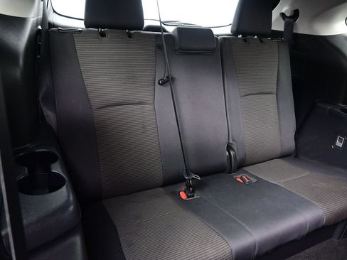 Used 2023 Toyota Highlander LE AWD/4WD image 17
