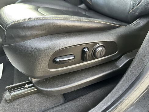 Used 2021 Chevrolet Equinox Premier image 28