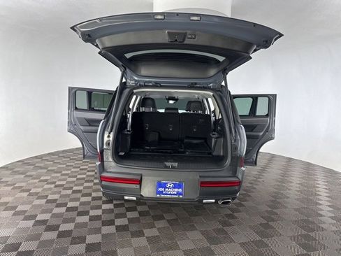 Used 2025 Hyundai Santa Fe SEL image 18
