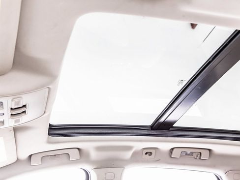 Used 2014 Cadillac SRX Luxury w/ Driver Awareness Package image 16