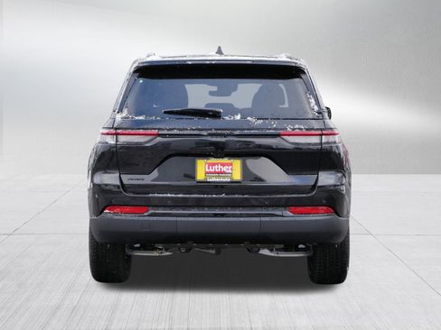 New 2025 Jeep Grand Cherokee Limited image 6