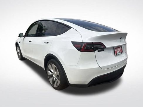 Used 2021 Tesla Model Y Long Range AWD/4WD image 3