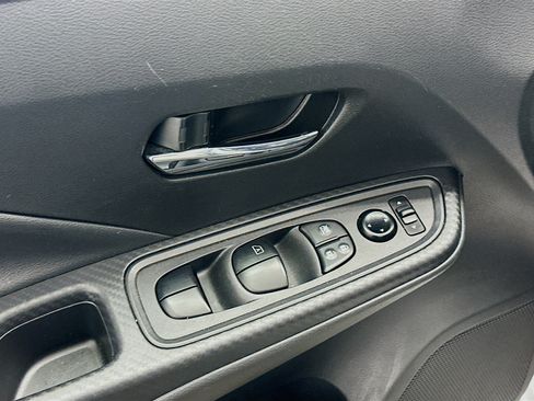 Used 2025 Nissan Versa SV FWD image 15