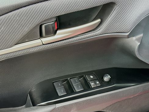 Used 2025 Toyota Camry SE FWD image 15