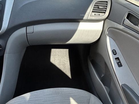 Used 2017 Hyundai Accent SE image 17