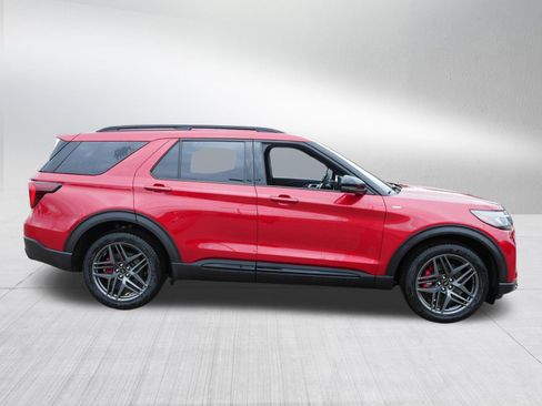Used 2026 Ford Explorer ST-Line w/ ST-Line Street Pack AWD/4WD image 8