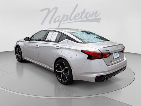 Used 2024 Nissan Altima 2.5 SR w/ SR Premium Package FWD image 3