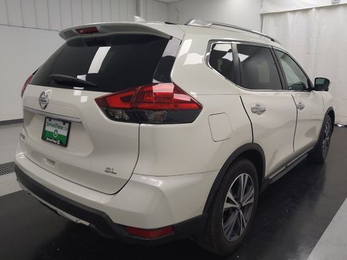 Used 2017 Nissan Rogue SL w/ SL Premium Package FWD image 9