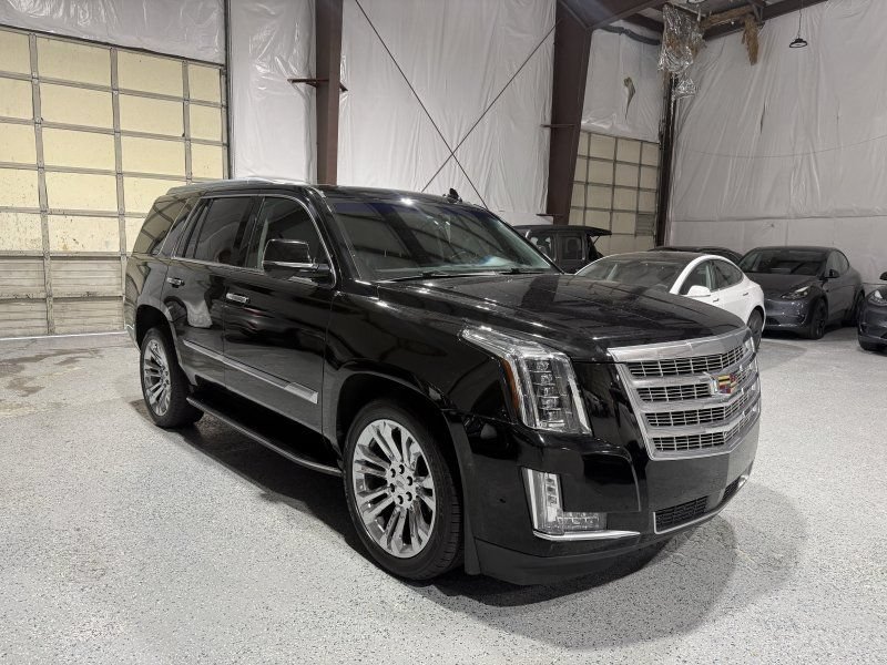 Used 2018 Cadillac Escalade Premium Luxury w/ LPO, Radiant Package AWD/4WD image 3
