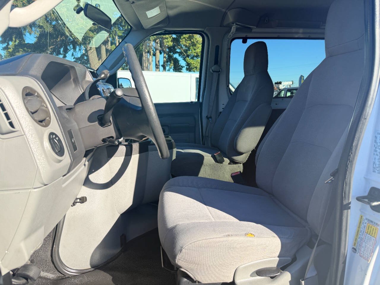 Used 2009 Ford E-350 and Econoline 350 XL RWD image 21