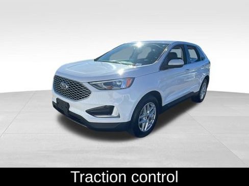 Used 2023 Ford Edge SEL image 3