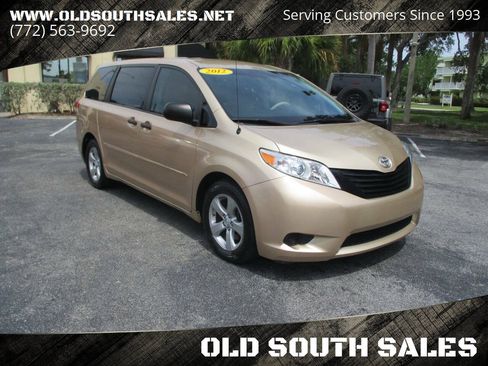 Used 2012 Toyota Sienna FWD image 1