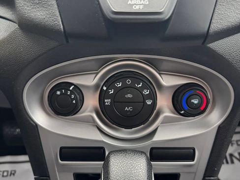 Used 2019 Ford Fiesta SE FWD image 40