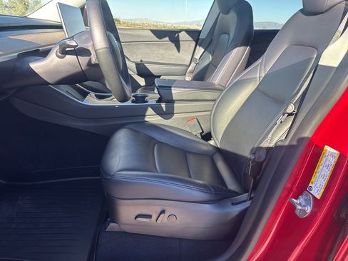 Used 2020 Tesla Model Y Long Range image 9