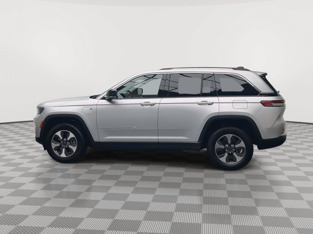 Used 2023 Jeep Grand Cherokee 4WD 4xe image 38