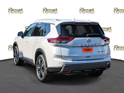 Used 2025 Nissan Rogue SL image 24