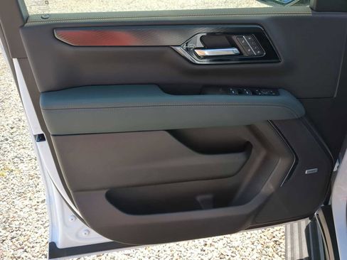 New 2026 GMC Yukon AT4 w/ AT4 Premium Plus Package AWD/4WD image 11