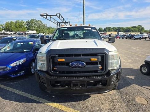 Used 2015 Ford F550 2WD Crew Cab Super Duty image 2