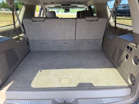 Used 2016 Chevrolet Suburban LTZ RWD image 10