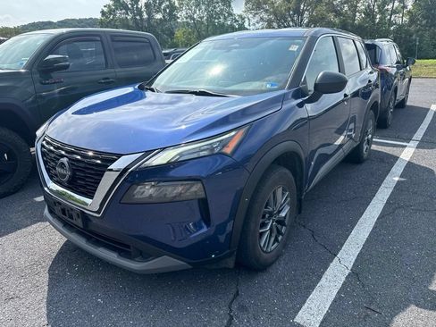 Used 2023 Nissan Rogue S AWD/4WD image 2