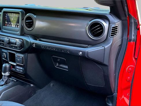 Used 2022 Jeep Wrangler Unlimited Sport AWD/4WD image 17