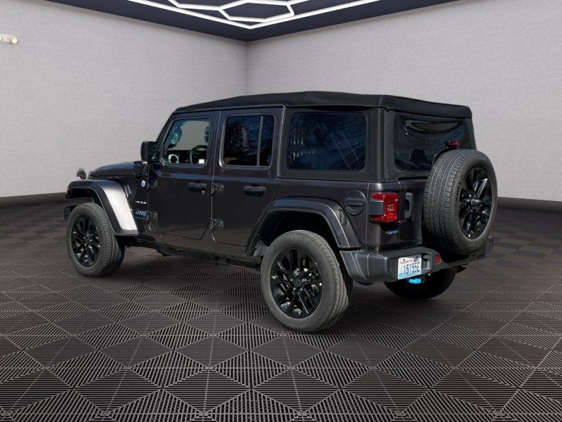 Used 2024 Jeep Wrangler Unlimited Sahara AWD/4WD image 18