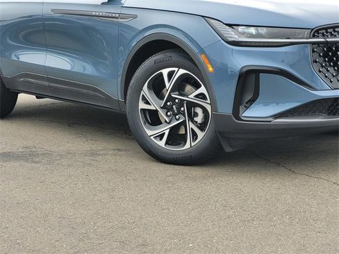 New 2026 Lincoln Nautilus Premier w/ Equipment Group 102A image 2