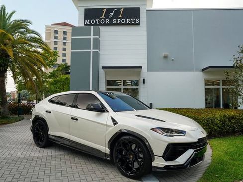 Used 2023 Lamborghini Urus Performante image 1