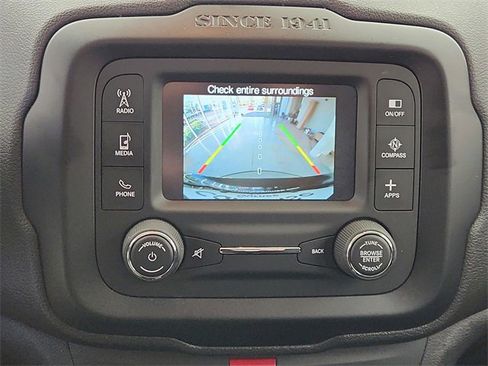 Used 2016 Jeep Renegade Latitude image 6