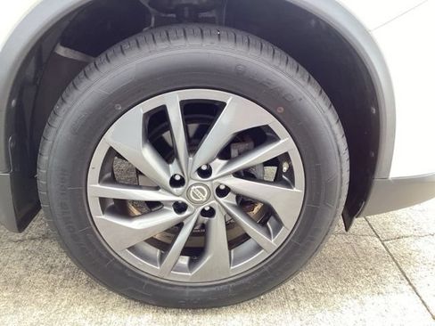 Used 2016 Nissan Rogue SL w/ SL Premium Package AWD/4WD image 8