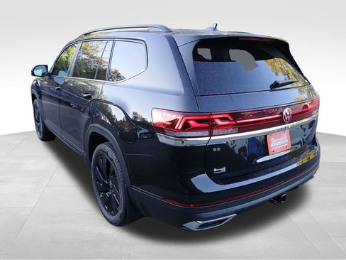 New 2026 Volkswagen Atlas SE FWD image 3