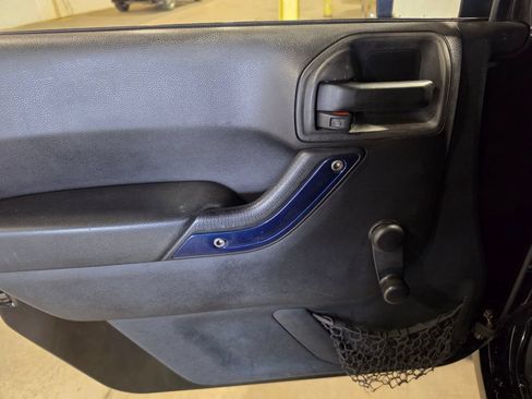Used 2015 Jeep Wrangler Sport AWD/4WD image 5