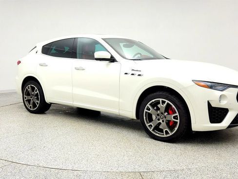 Used 2022 Maserati Levante Modena AWD/4WD image 3