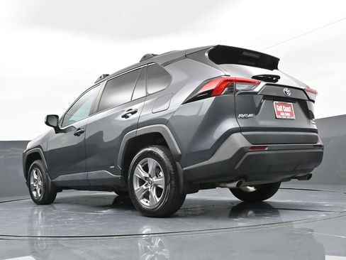 Certified 2022 Toyota RAV4 XLE image 33