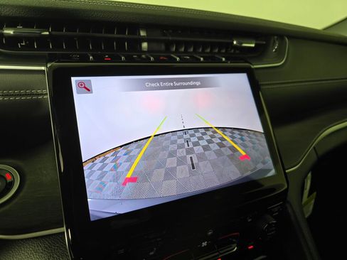 New 2025 Jeep Grand Cherokee Limited w/ Black Appearance Package image 25