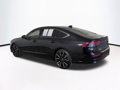 Used 2023 Honda Accord Touring image 7