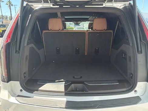 Used 2022 Cadillac Escalade ESV Sport w/ Touring Package AWD/4WD image 8