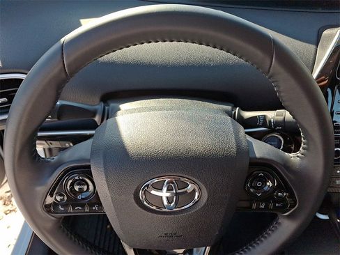 Used 2021 Toyota Prius Prime LE image 19