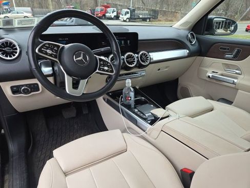 Used 2023 Mercedes-Benz GLB 250 4MATIC image 7